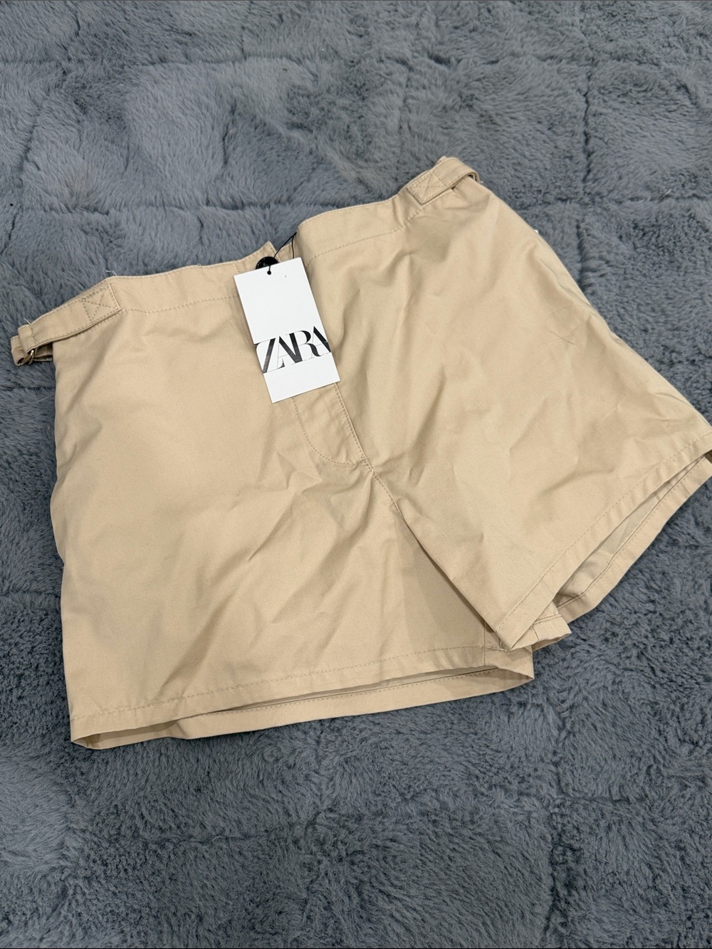 ZARA Light Beige Tailored High-Waist Shorts Size Small